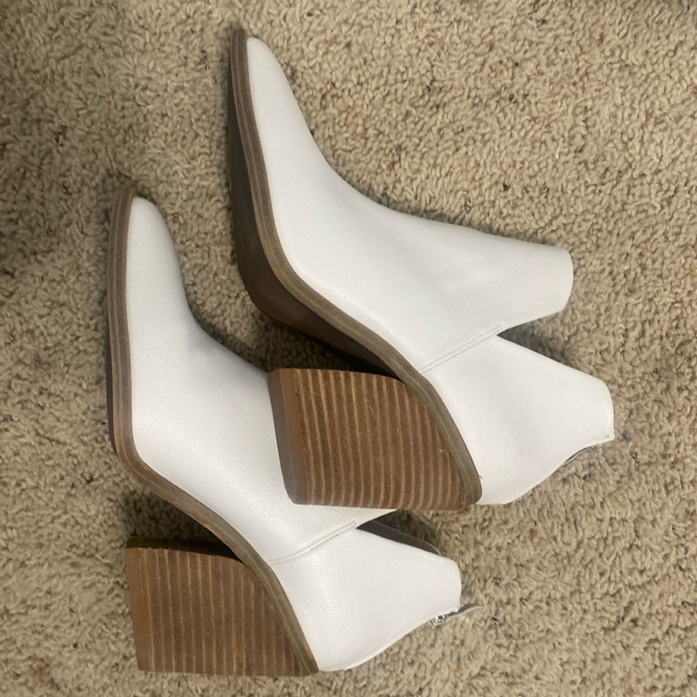 Womens white leather buckle boots